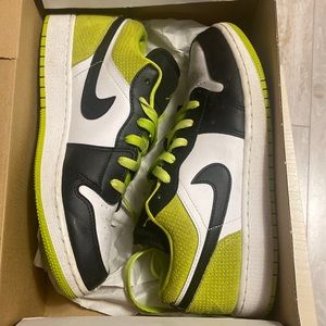 Air jordan 1 low se grade school